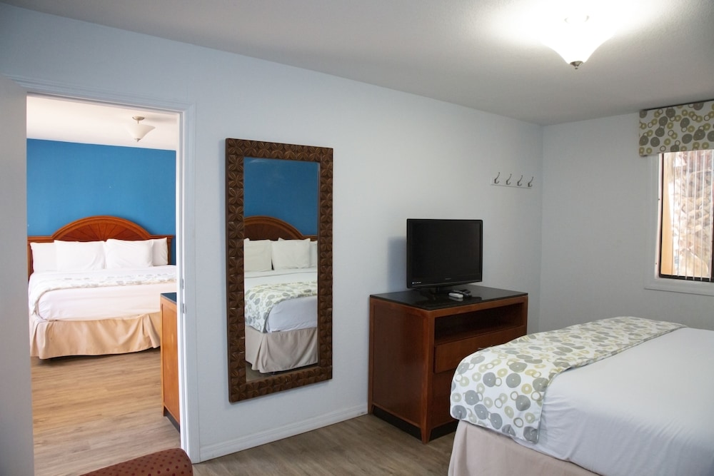 2 Beds With Balcony - Photo 4