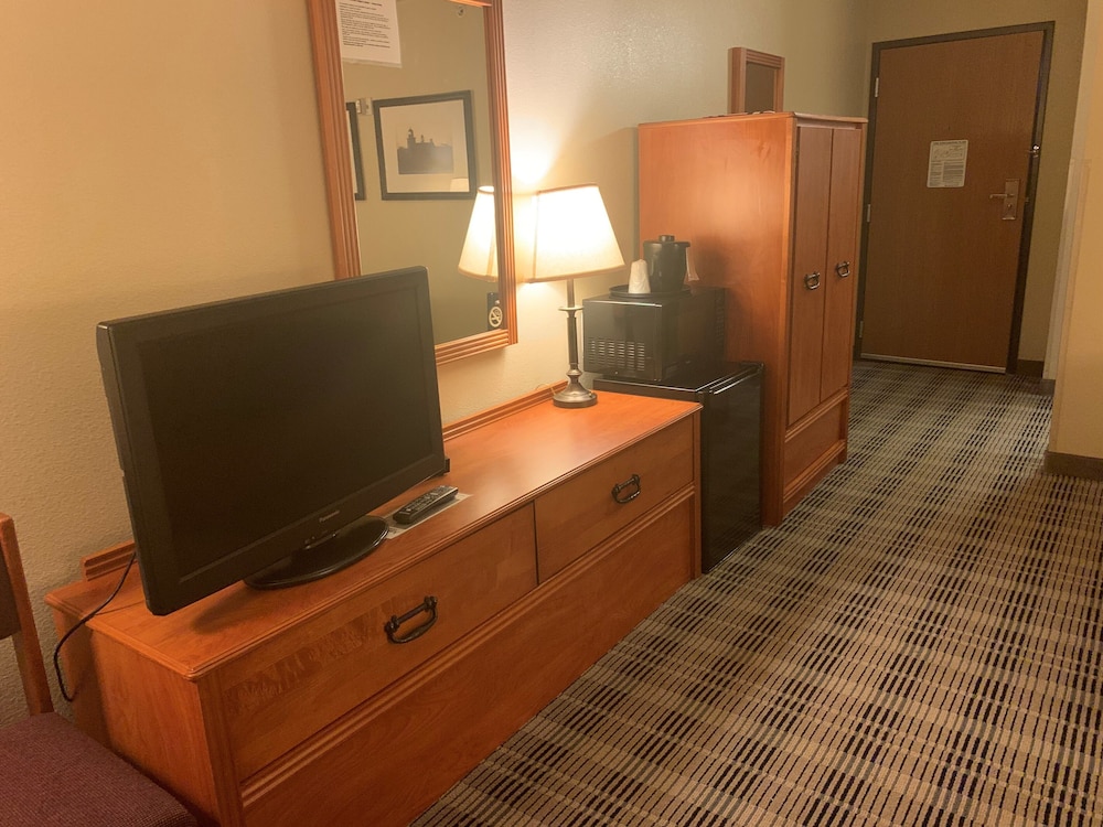 Deluxe Suite, 1 King Bed, Non Smoking - Photo 5
