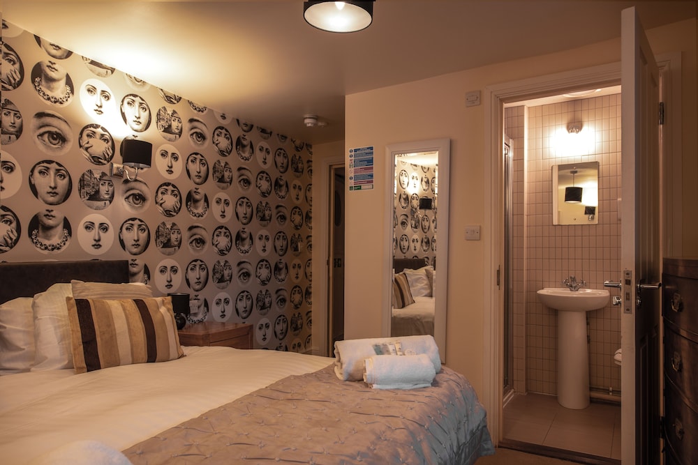 Double or Twin Room photo 3