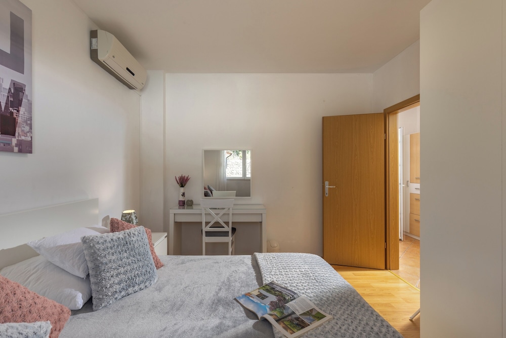 Family House, Multiple Bedrooms (Holiday Home Asteria)