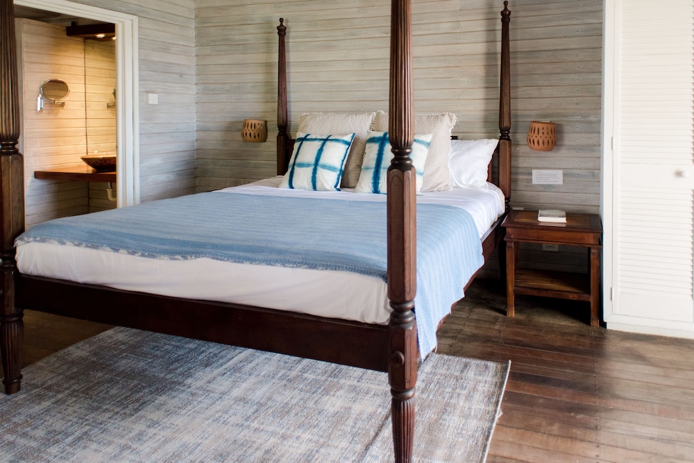 Superior Studio, 1 King Bed, Kitchen, Ocean View (Carib Suite) photo 2