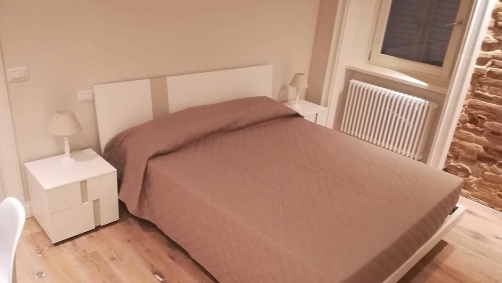 Double Room (Gialla)
