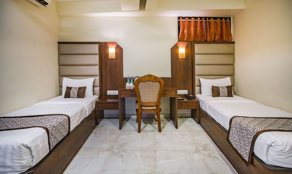 Golden Twin Room photo 3