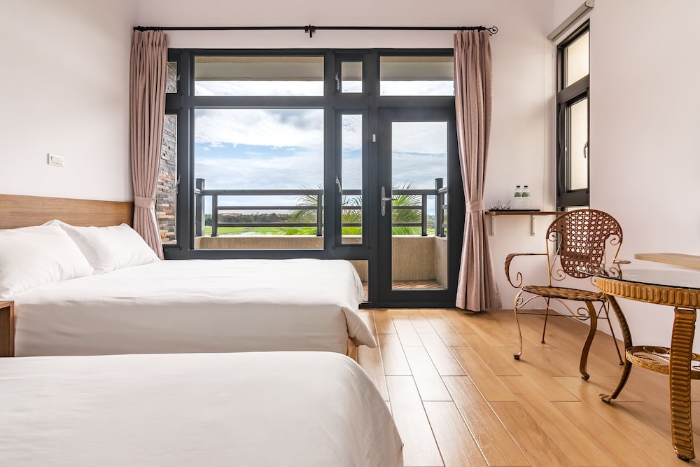Superior Quadruple Room, Balcony photo 2