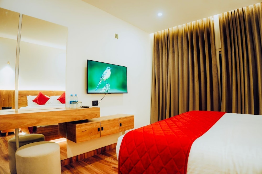 Deluxe Room, City View