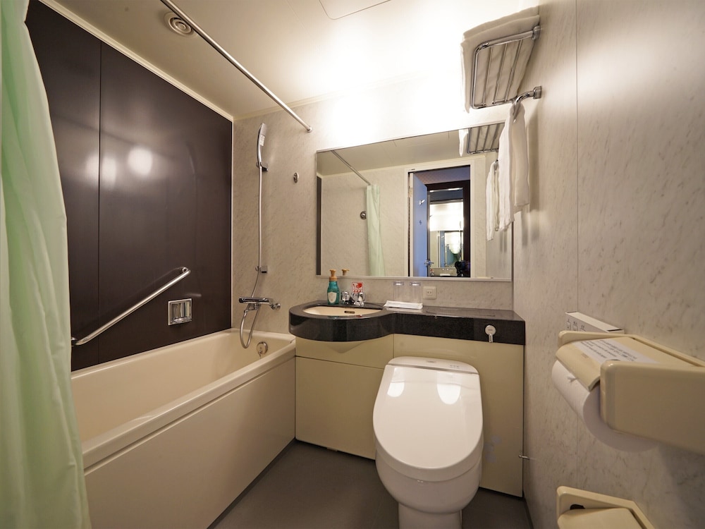 Premier Twin Room, Non Smoking photo 3