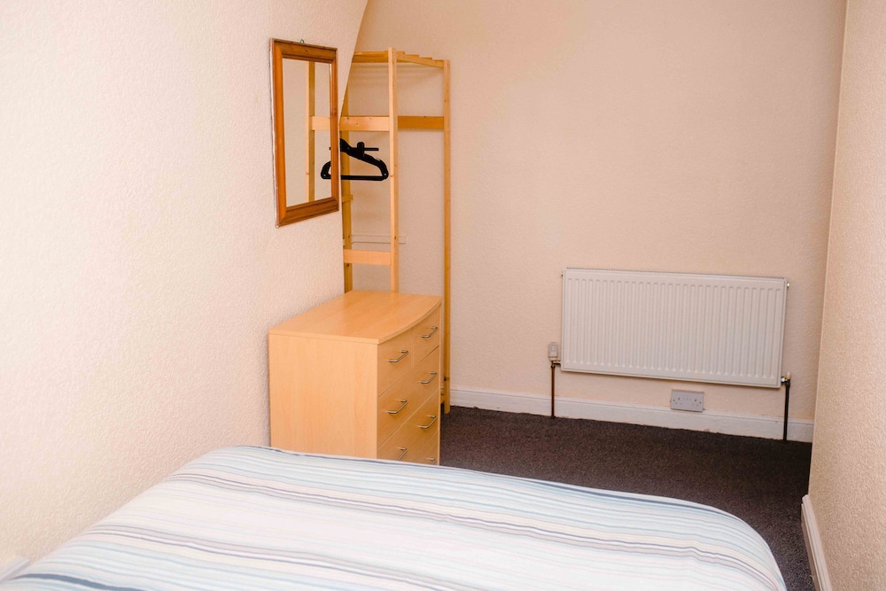 Family Apartment, Multiple Beds, Private Bathroom photo 3
