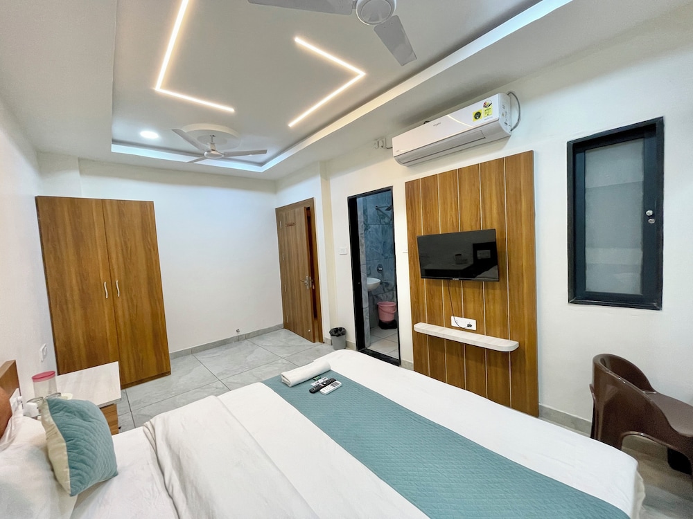 Deluxe Quadruple Room