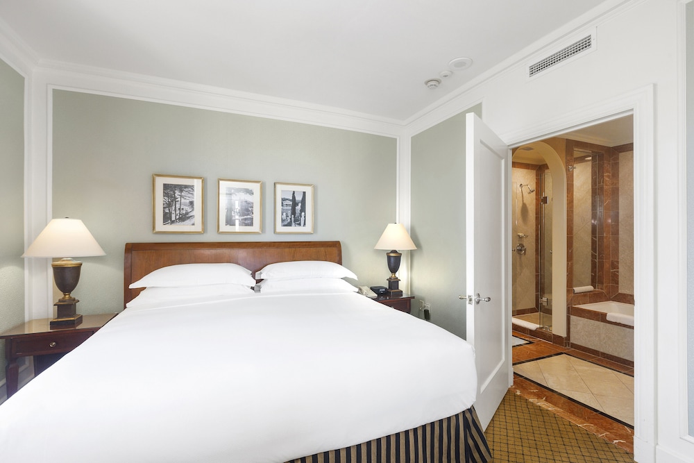 Suite, 1 Bedroom, Roll-in Shower (Mobility)