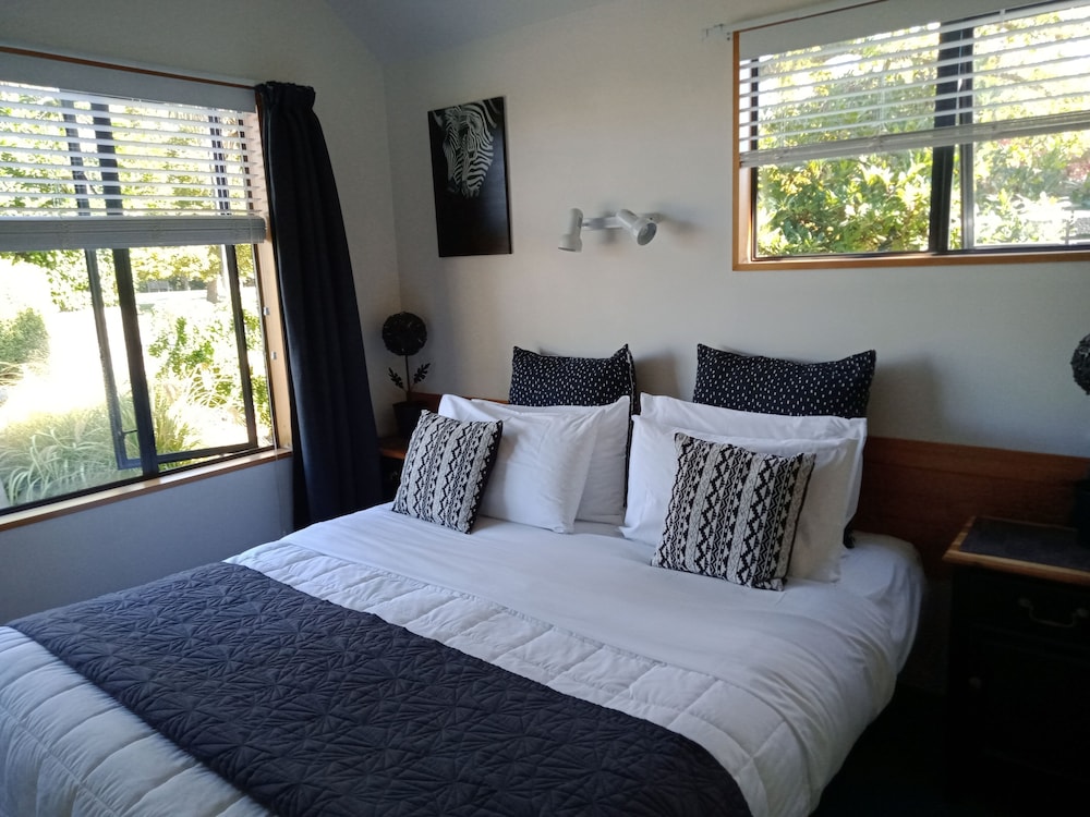 Family Suite, 1 Bedroom, Non Smoking, Kitchenette photo 3