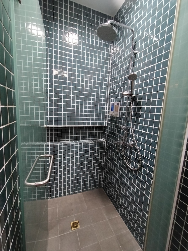 Suite, 2 Bedrooms, Non Smoking, Hill View photo 2