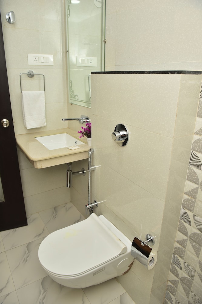 Deluxe Double or Twin Room photo 2
