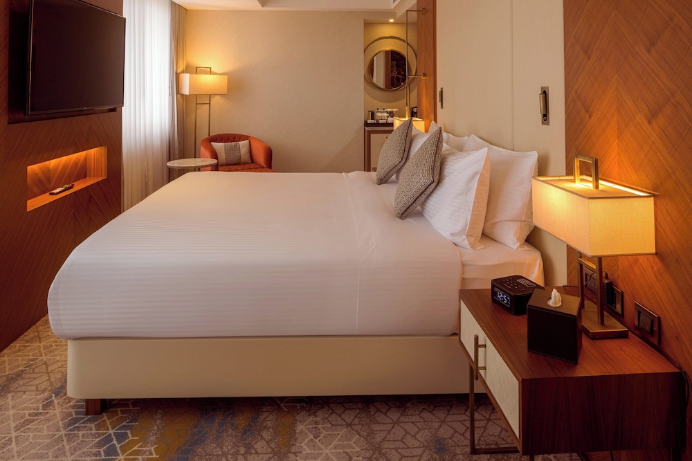 Club Deluxe Room, 1 King Bed, Non Smoking - Photo 1