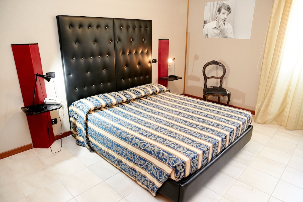 Deluxe Double Room, 1 Queen Bed photo 1