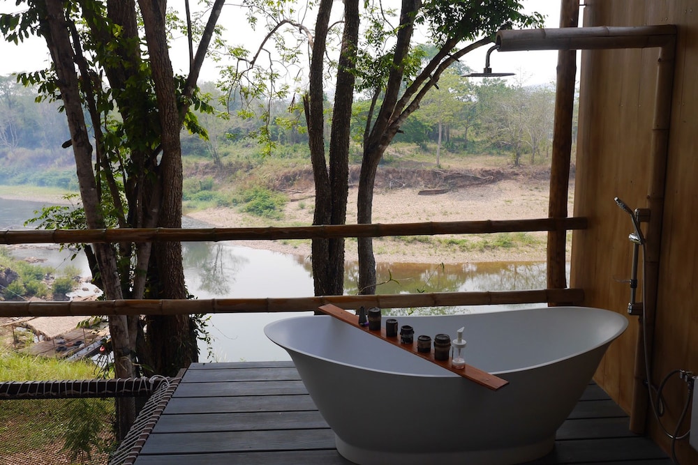 Honeymoon Suite photo 2