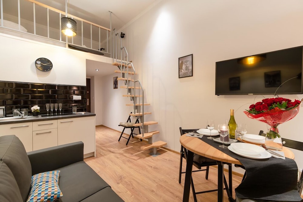 Apartment (D34)