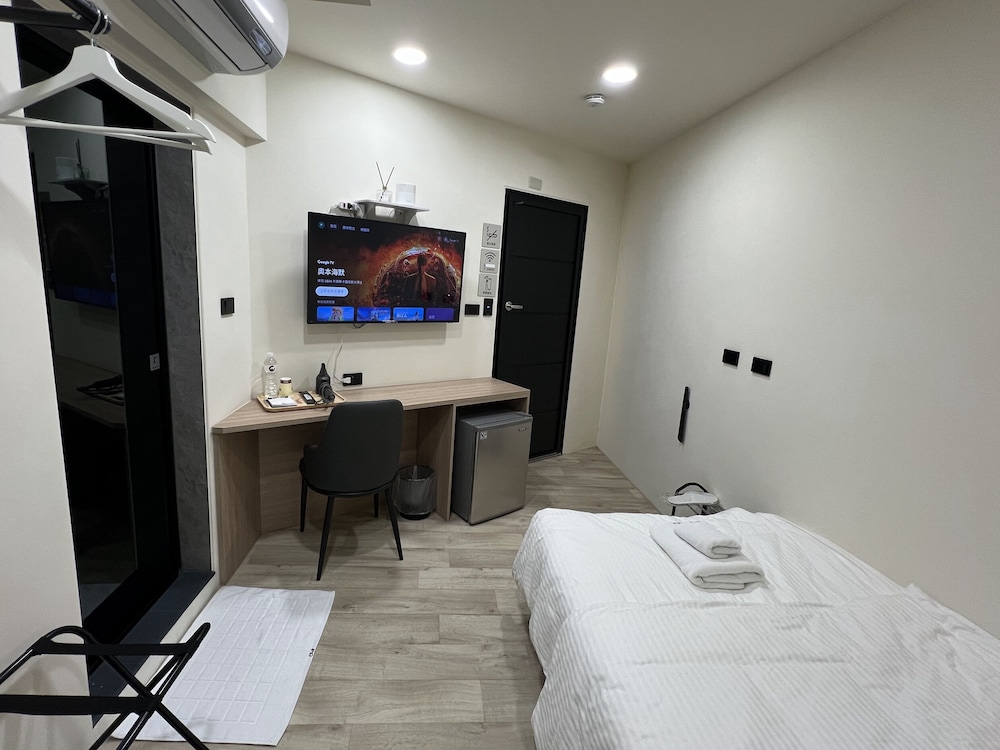 Basic Single Room photo 2