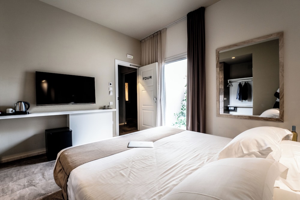 Deluxe Double Room, 1 Queen Bed - Photo 6