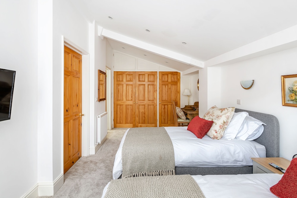 Deluxe Studio Suite, Multiple Beds, Non Smoking, Courtyard View photo 3
