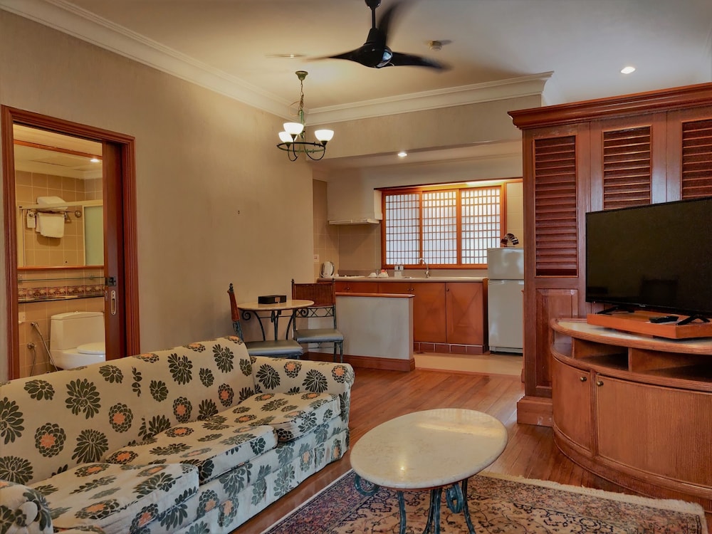 1 Bedroom Suite - 2 Single Beds photo 3