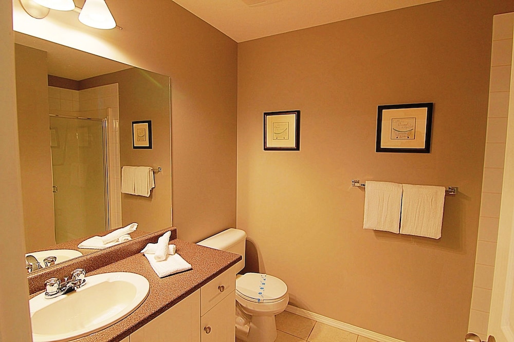 Deluxe Condo, 2 Bedrooms photo 2