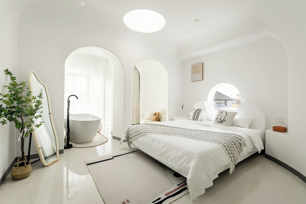 Panoramic Double Room, Courtyard View