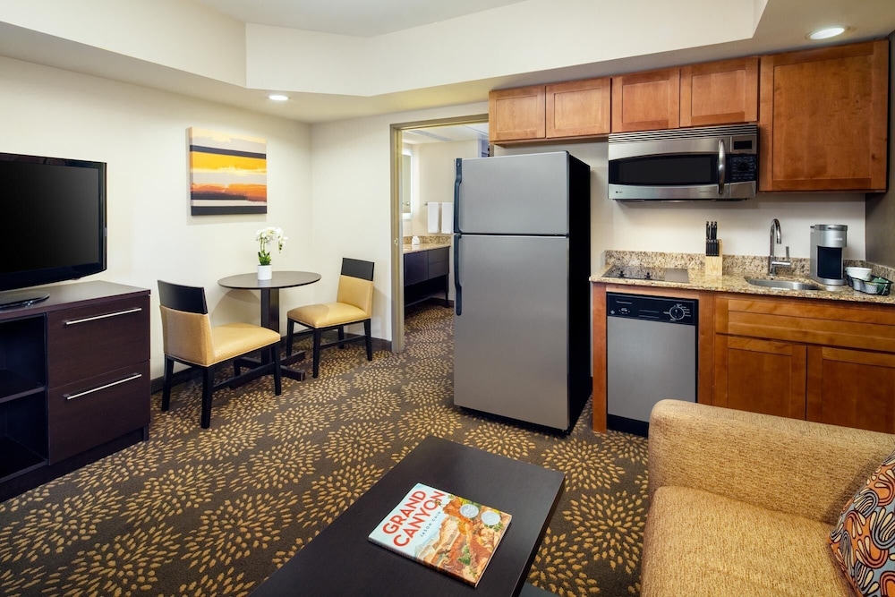 Suite, 1 Bedroom - Photo 5