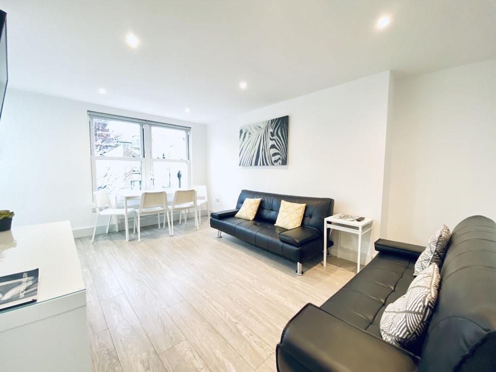 Deluxe Apartment - Flat 4 photo 2