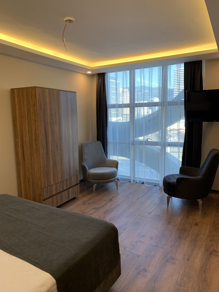 Two Bedroom Suite - Photo 4