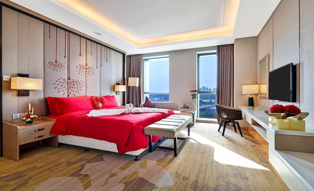 Suite, 1 Bedroom (Living Meeting Area) photo 2