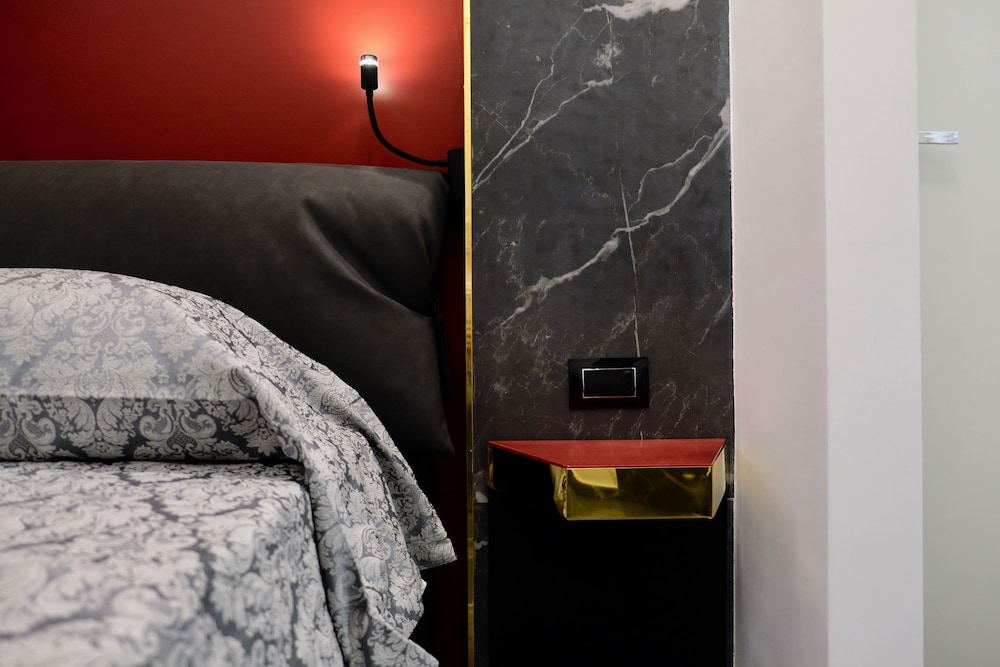 Junior Suite, 1 King Bed, Jetted Tub, City View photo 1