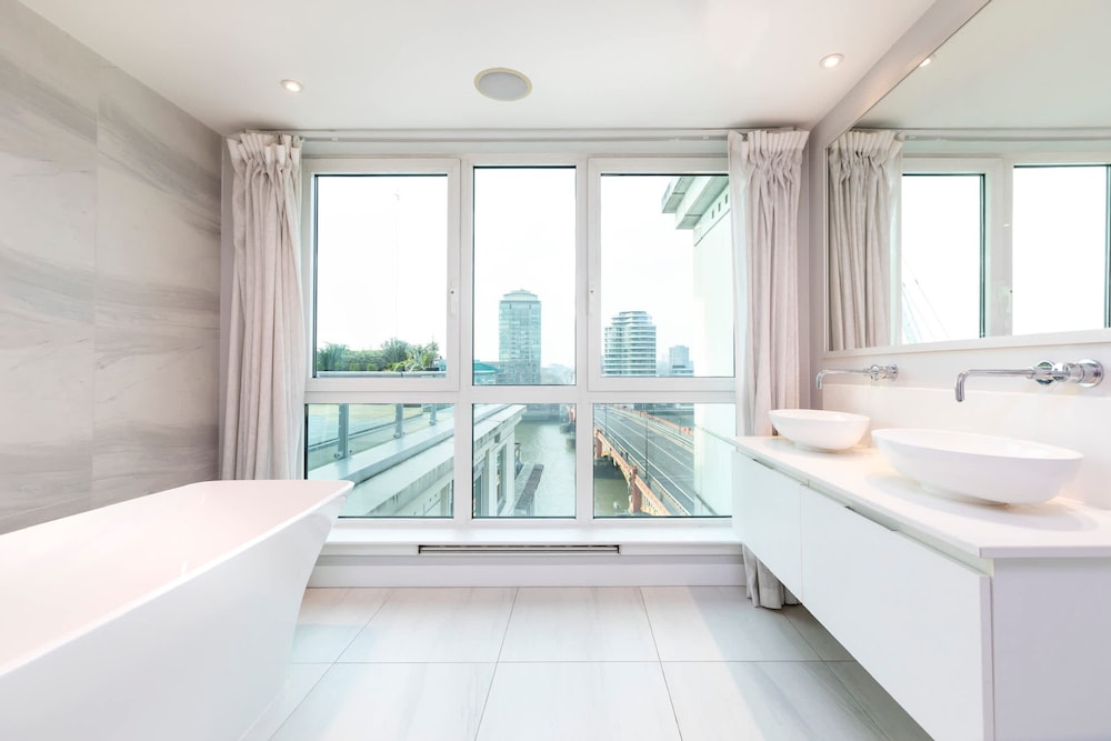 The English Rose Luxury 3 bed With Private Terrace - by Out of Office Lifestyle, Photo 12