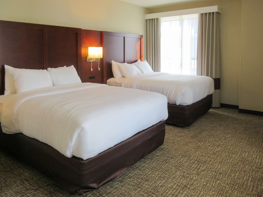 Suite, Multiple Beds, Non Smoking - Photo 3