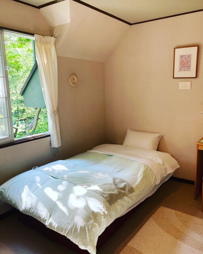 Basic Single Room, Garden View photo 1