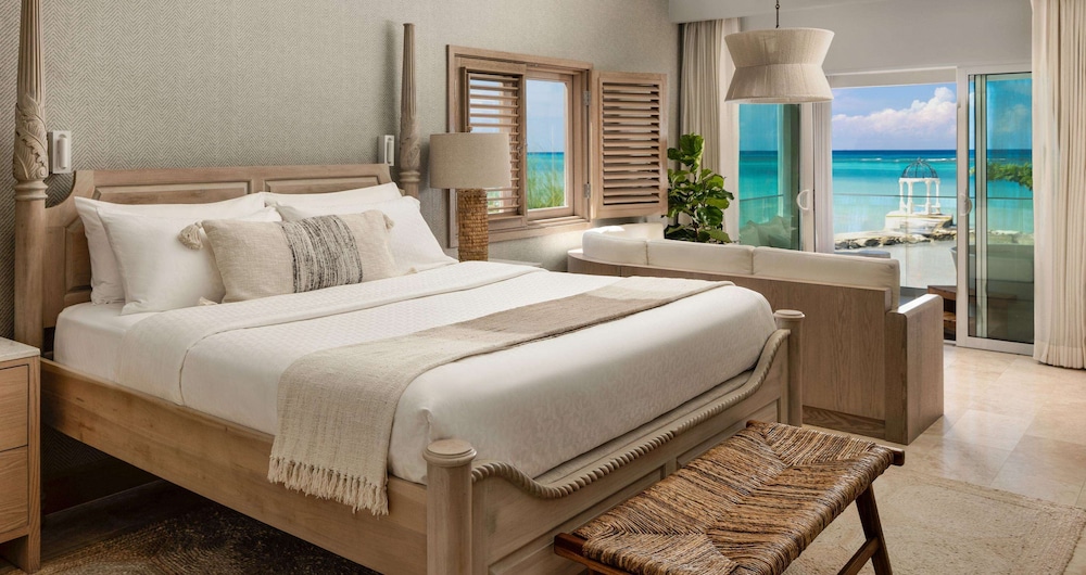 Suite, Beachfront (Butler Villa Tranquility Soaking Tub) photo 2
