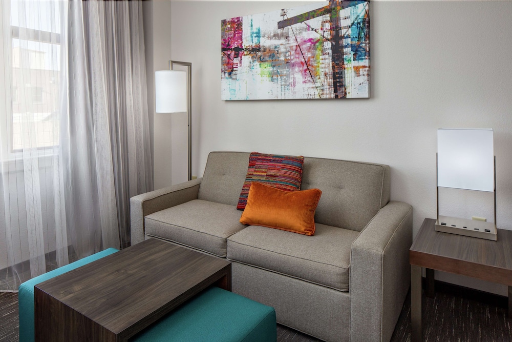 Suite, 1 Bedroom, Non Smoking (600 SQ FT) - Photo 3