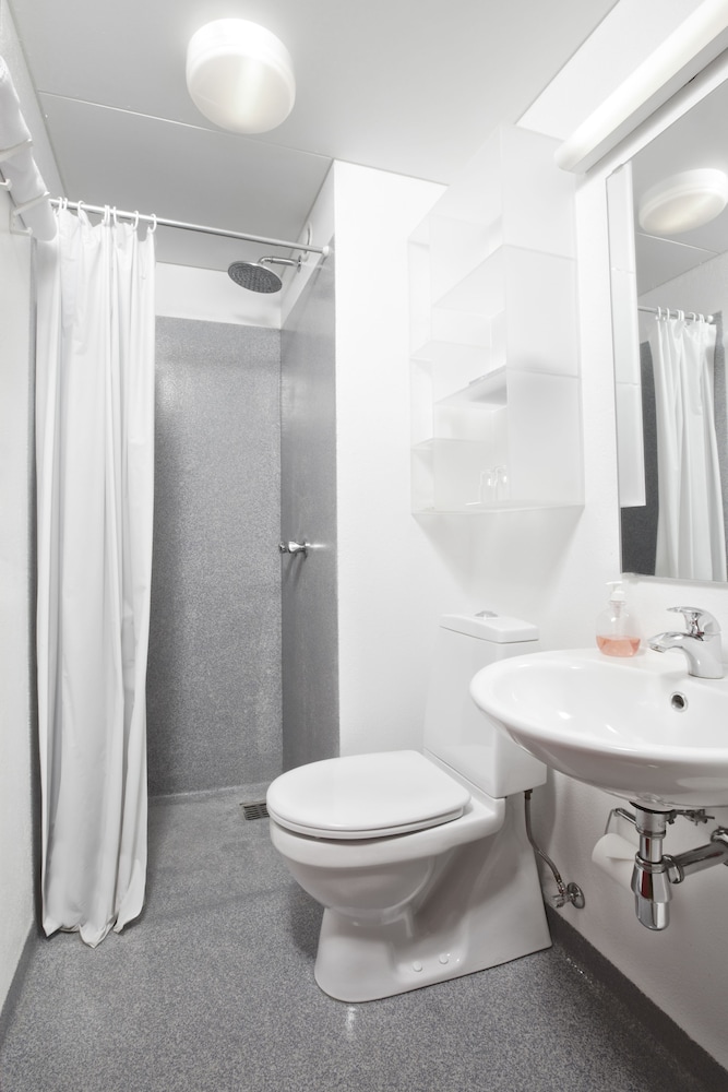 Twin Room - Photo 4