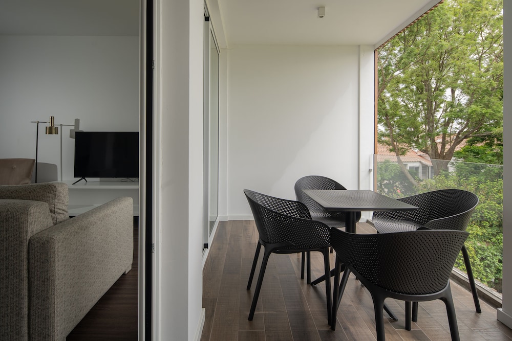 Family Room thumbnail 6