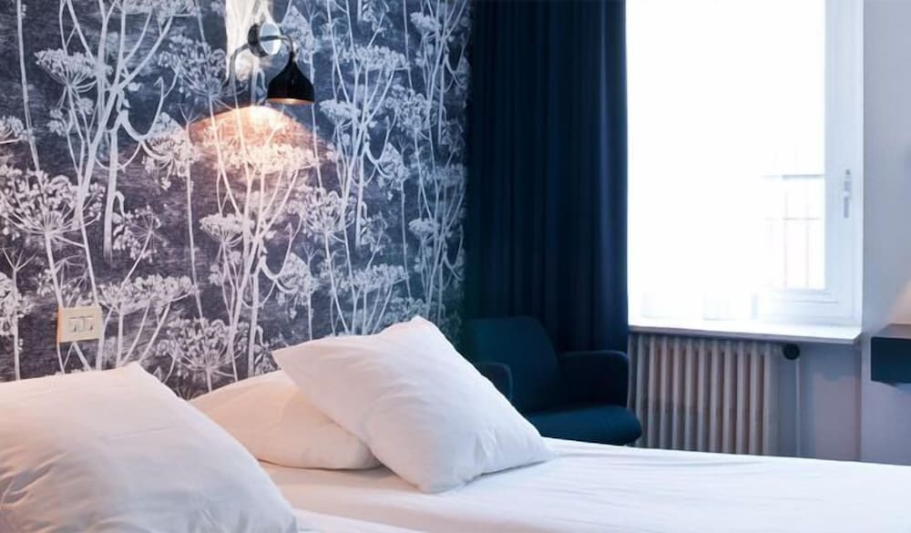 Twin Room - Photo 2
