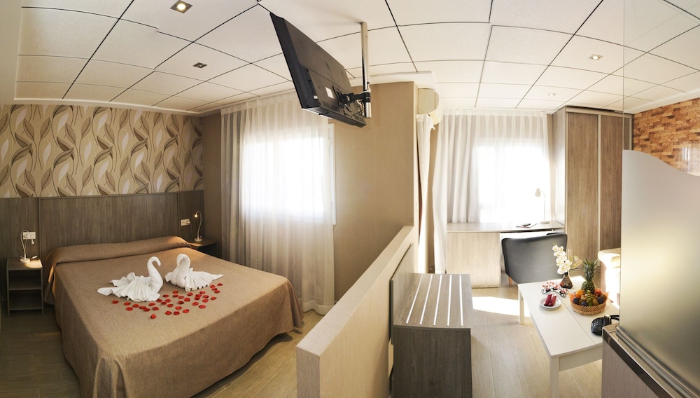 Junior Suite - Photo 1