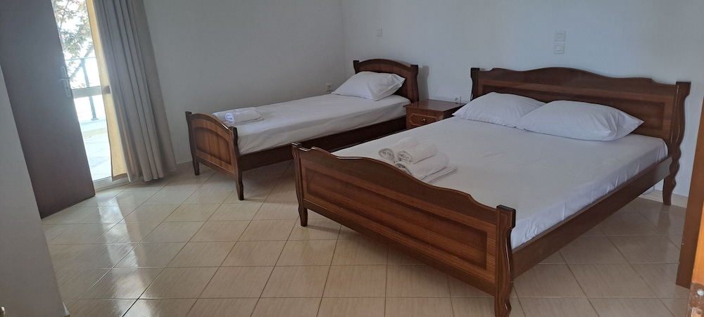 Economy Room, Balcony, Garden View