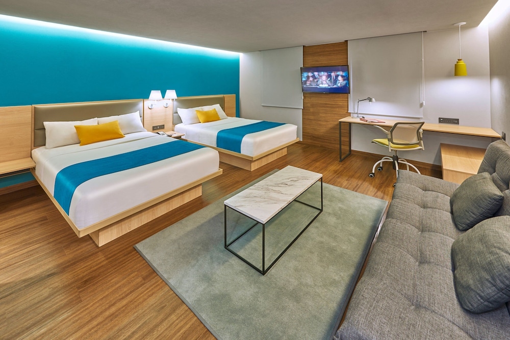 Suite, 2 Double Beds, Non Smoking - Photo 3