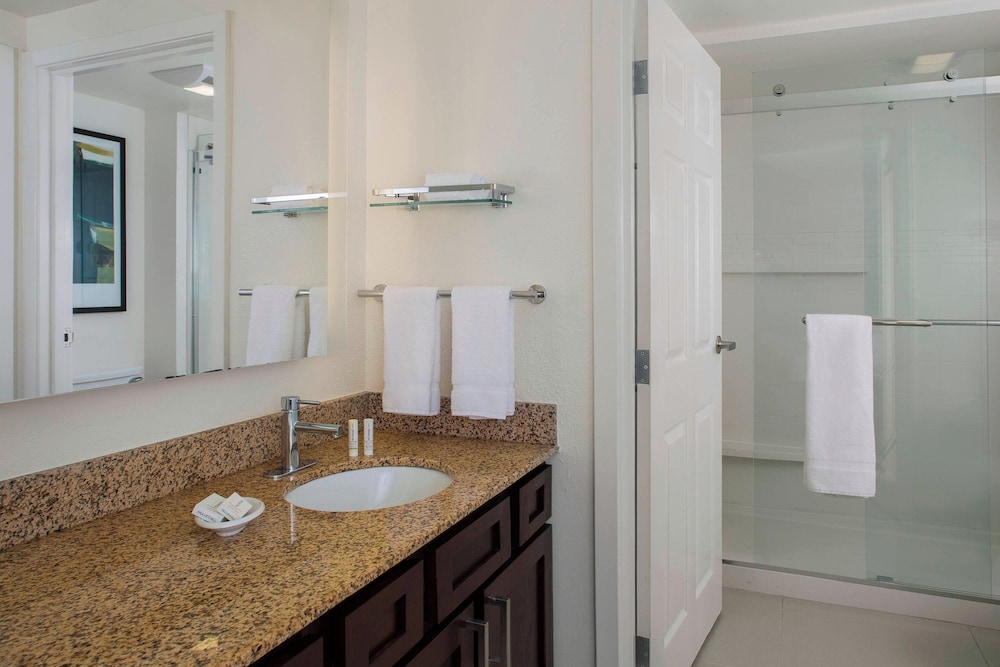 Suite, 1 Bedroom - Photo 5