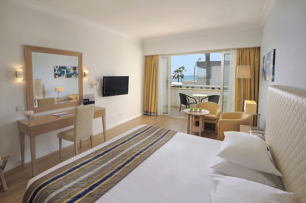 Deluxe Double Room, Partial Sea View