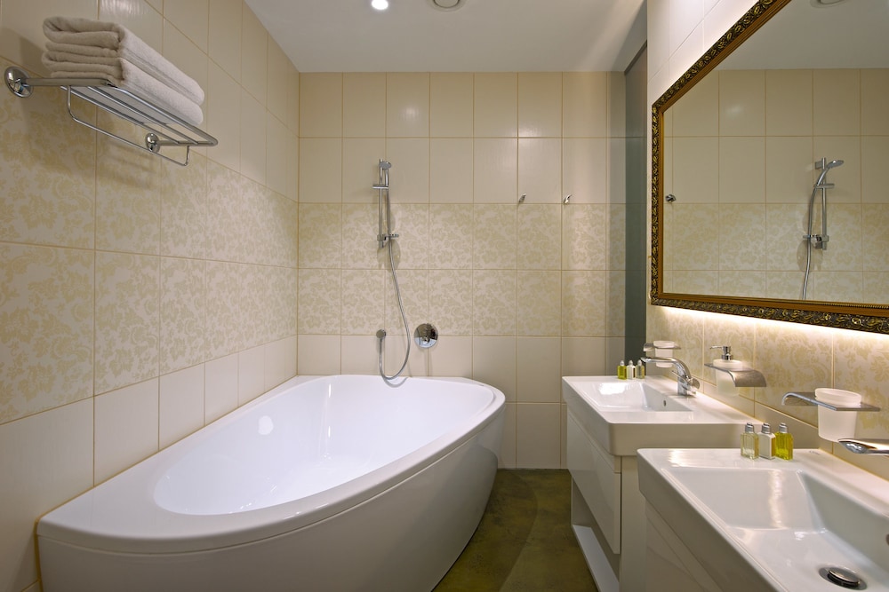 Deluxe Apartment (separate bedroom, park view ) photo 3