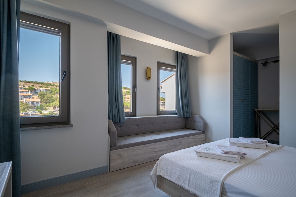 Deluxe Double Room, City View photo 1