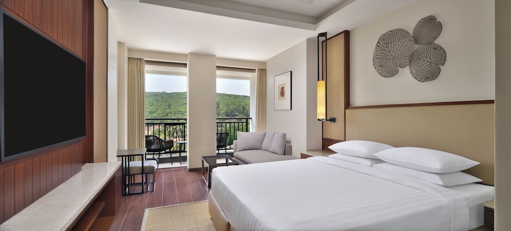 Room, 1 King Bed, Non Smoking, Valley View - Photo 1