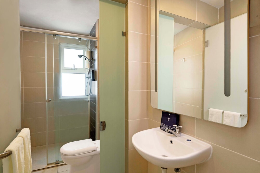 3 Bedroom Deluxe Suite Horizon View thumbnail 6