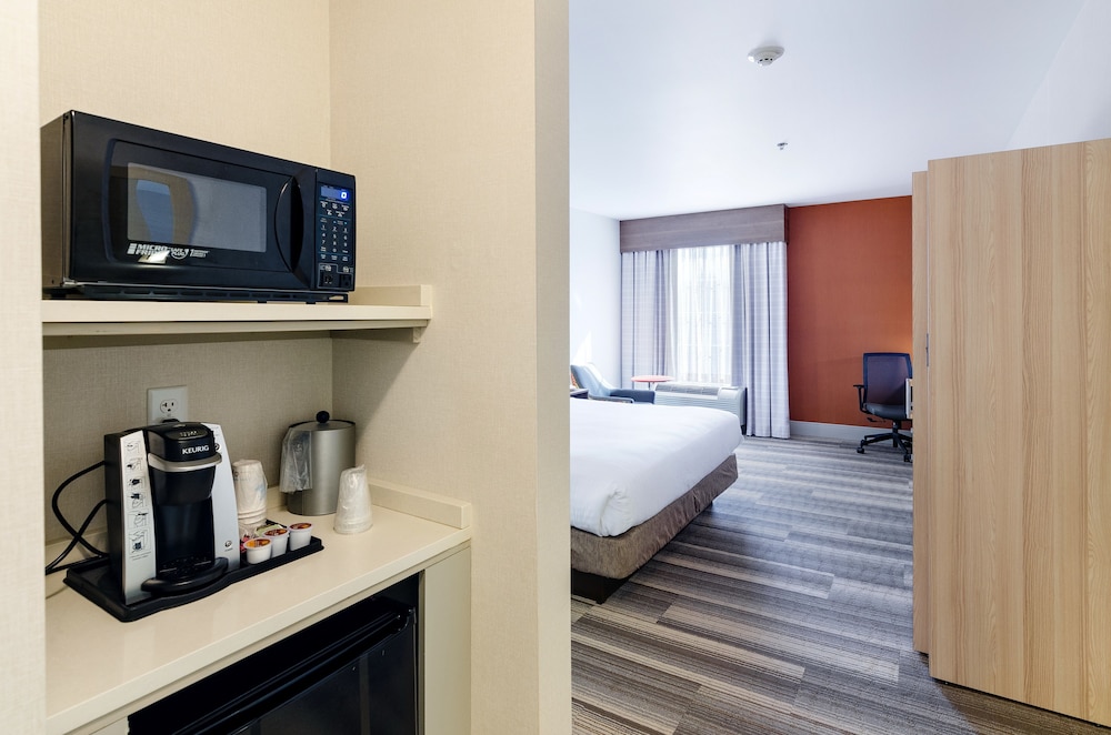 Suite, 2 Queen Beds (Add Living Area) - Photo 1