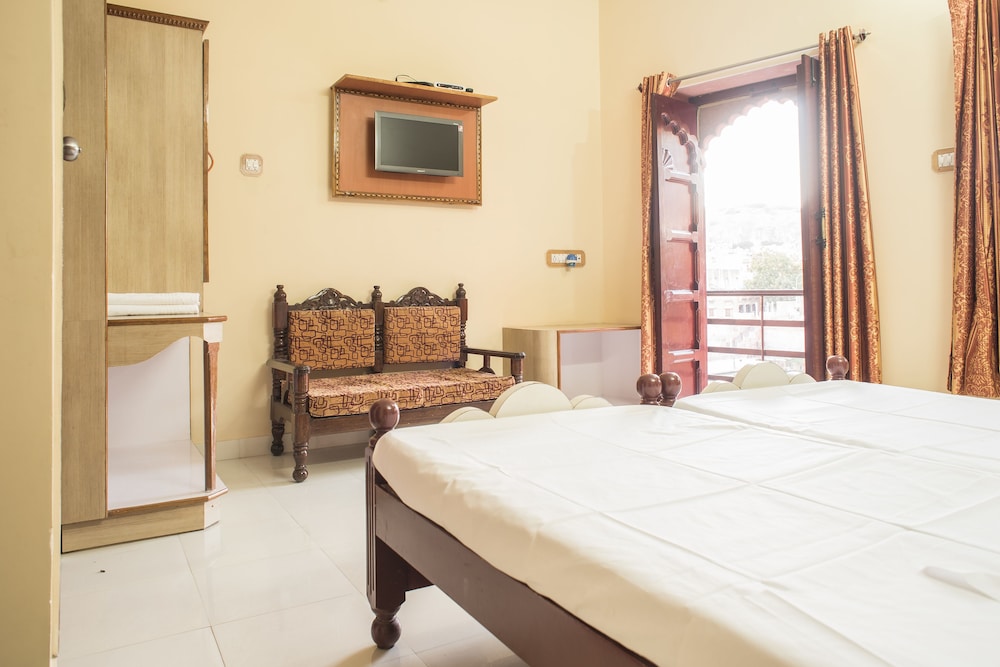 Deluxe Room - Photo 7